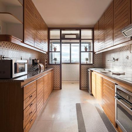 Lovelystay - Charming 3Br Flat W/ Free Parking In Devesas บีลาโนวาเดกายา ภายนอก รูปภาพ