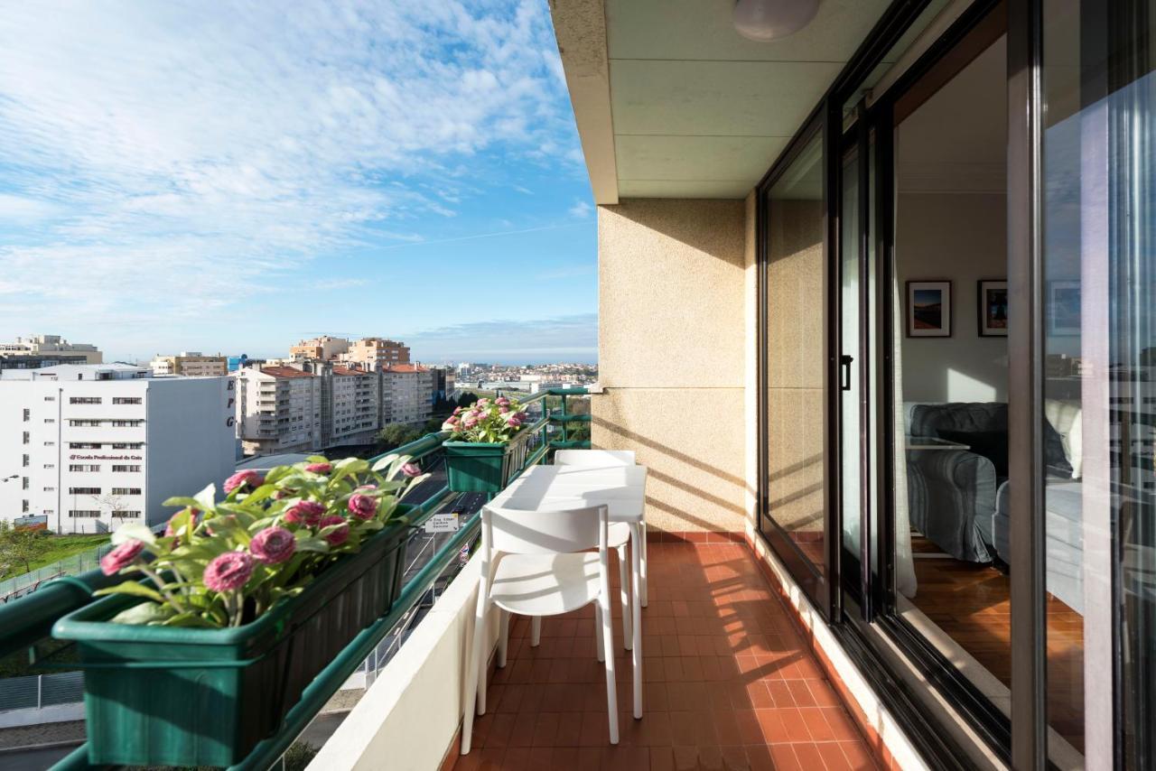 Lovelystay - Charming 3Br Flat W/ Free Parking In Devesas บีลาโนวาเดกายา ภายนอก รูปภาพ
