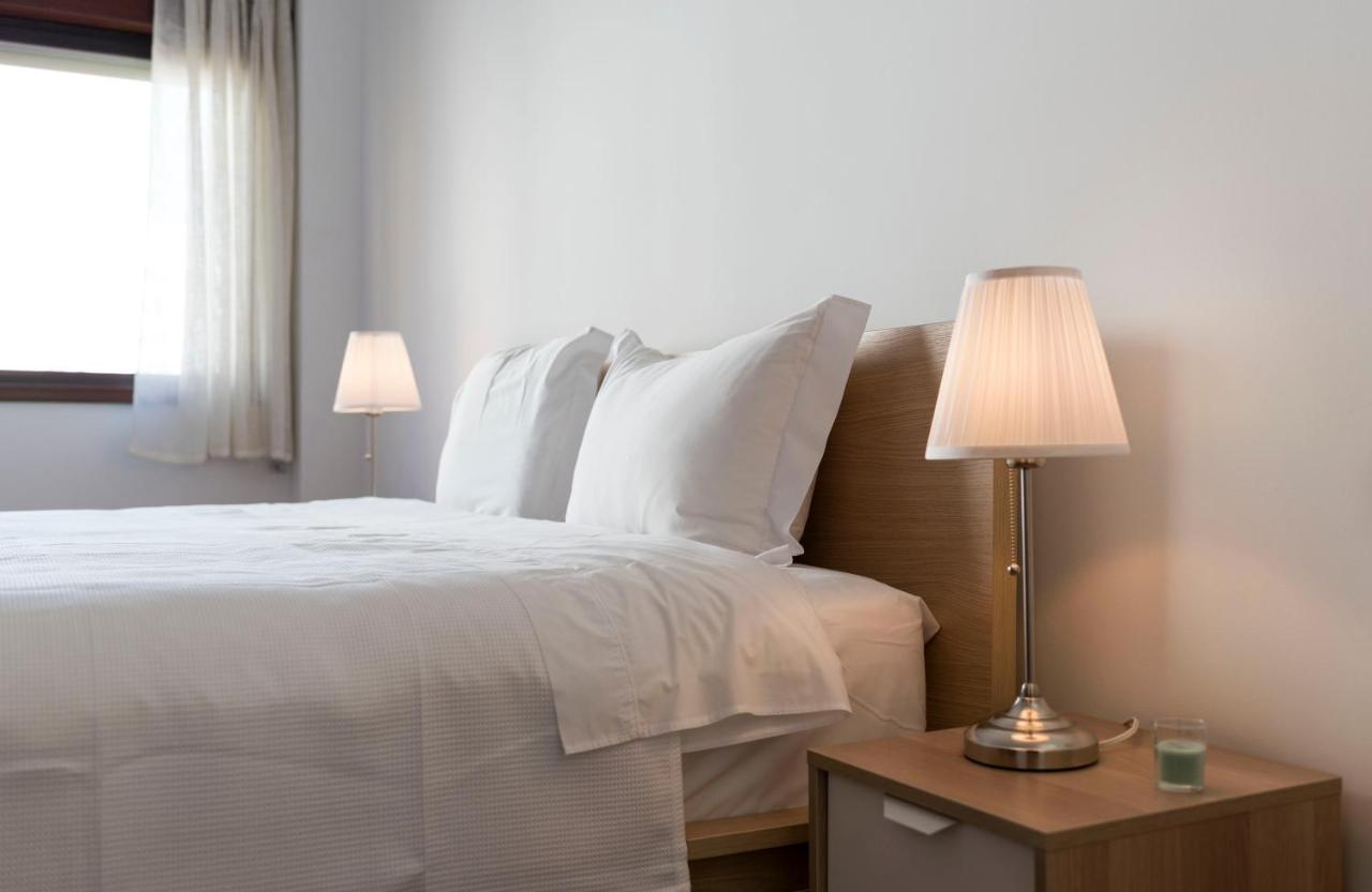 Lovelystay - Charming 3Br Flat W/ Free Parking In Devesas บีลาโนวาเดกายา ภายนอก รูปภาพ